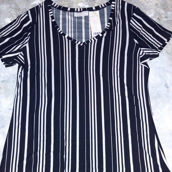 Top By Bobbie Brooks, MED. - Picture 5 of 6